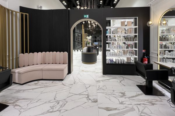 Aménagement du salon Jean Marc Joubert à CAP3000
