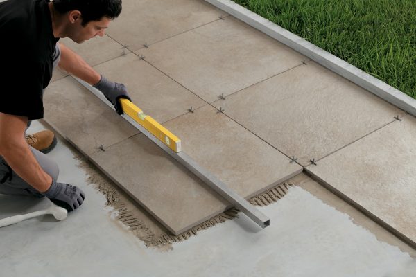 geo ivoire 60x60 outdoor plus lijm leggen