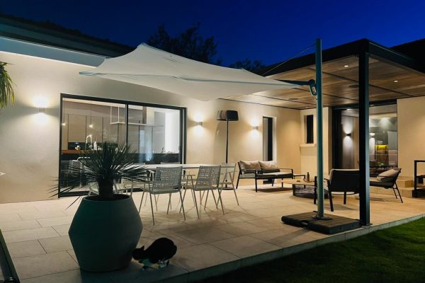 Terras met zwembad – Lyon